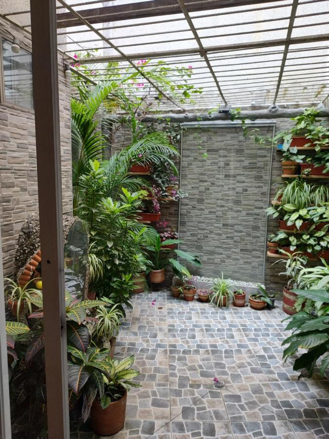 Noras Homestay Laureles Медельин Экстерьер фото