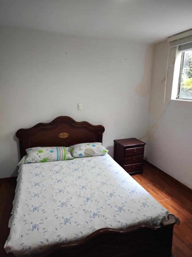 Noras Homestay Laureles Медельин Экстерьер фото