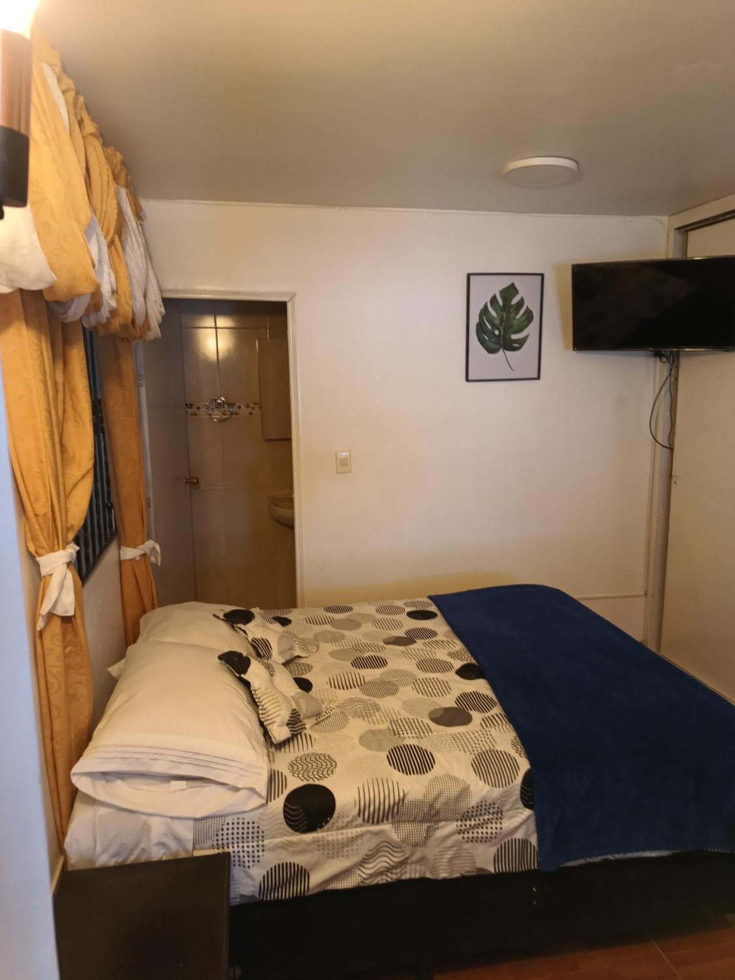 Noras Homestay Laureles Медельин Экстерьер фото