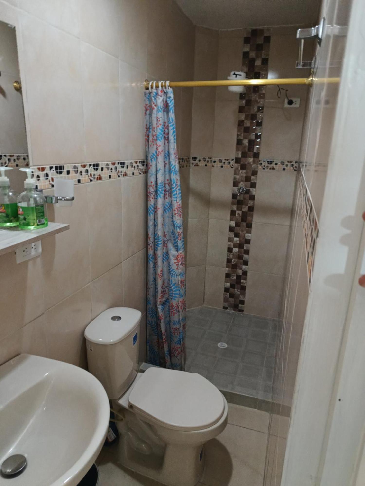 Noras Homestay Laureles Медельин Экстерьер фото